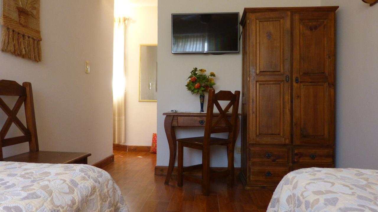Hotel El Descanso Хунин Экстерьер фото